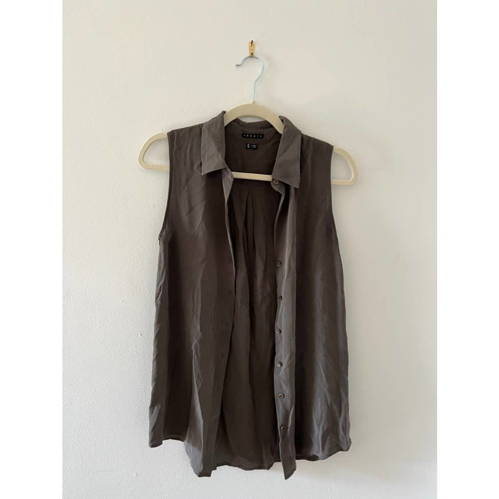 gray theory sleeveless collared button down blouse